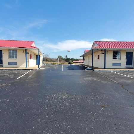 Americas Best Value Inn Wildersville Exteriér fotografie