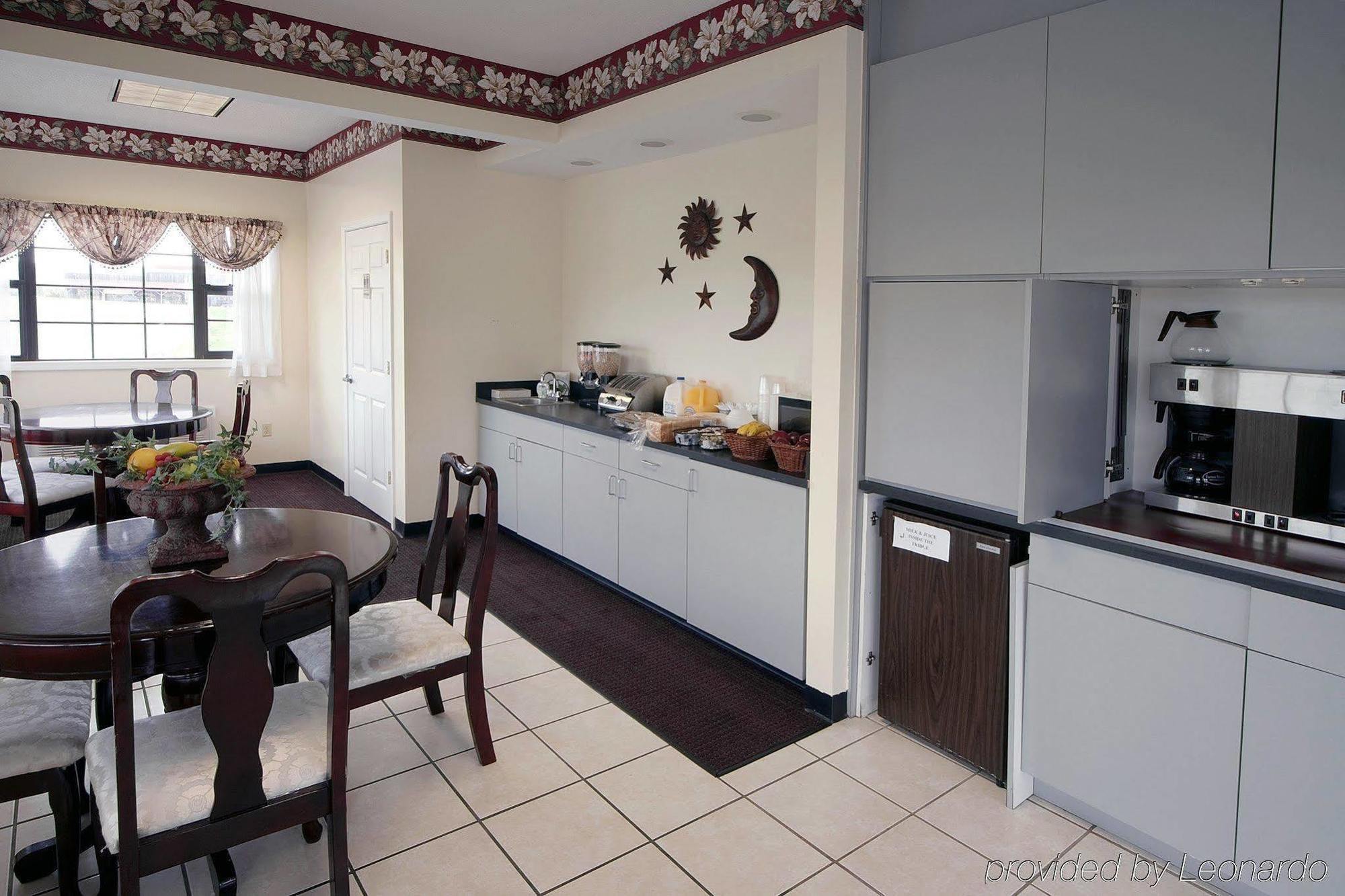 Americas Best Value Inn Wildersville Restaurace fotografie