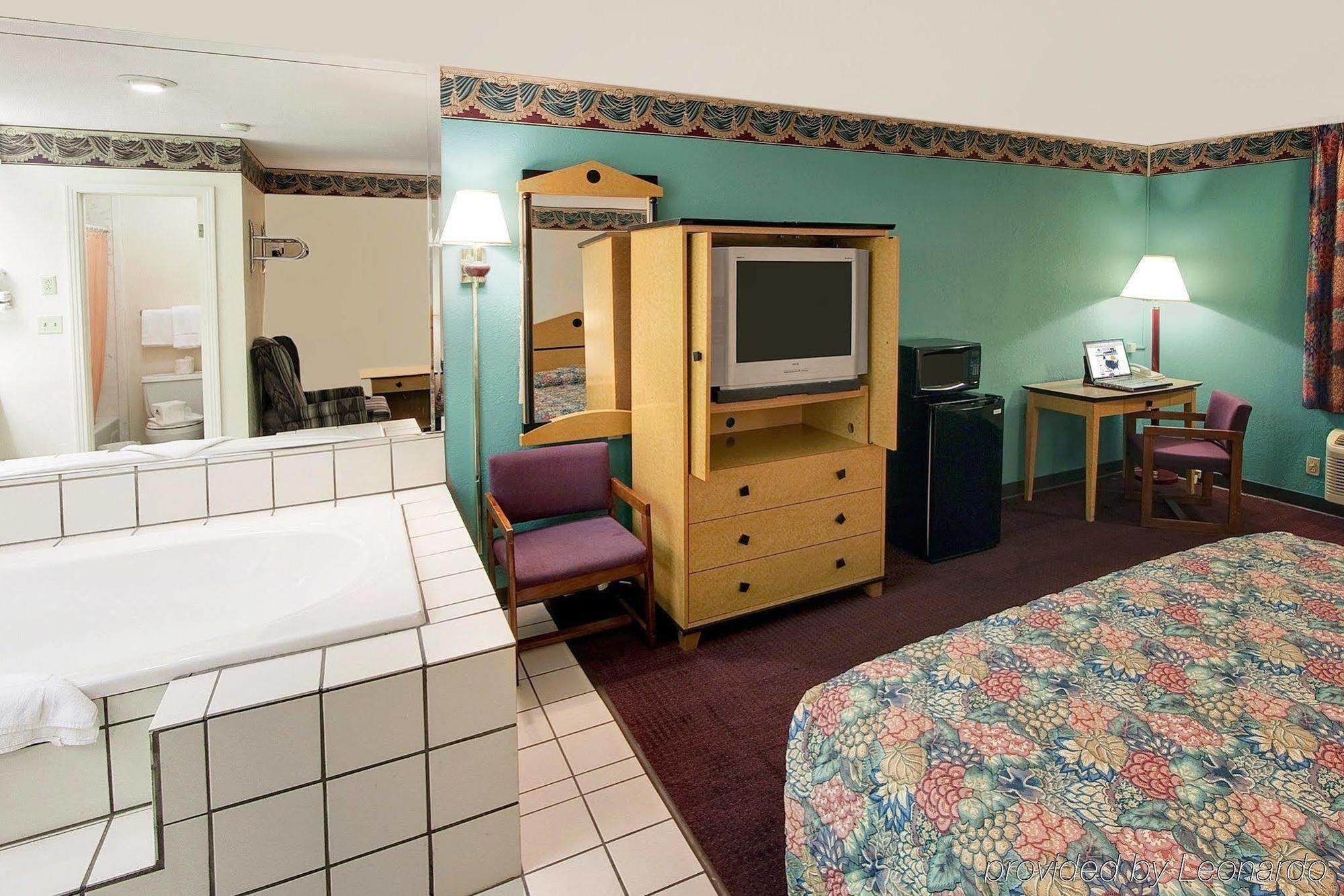 Americas Best Value Inn Wildersville Pokoj fotografie