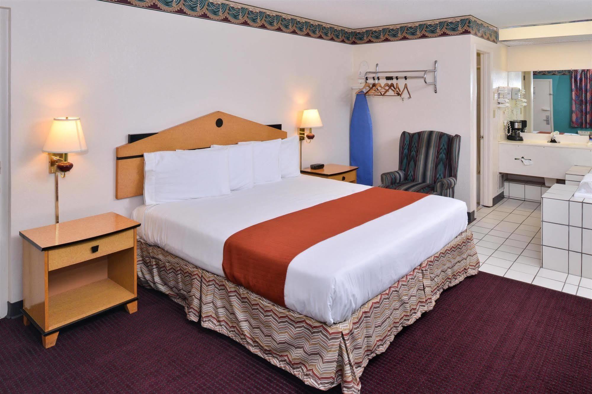 Americas Best Value Inn Wildersville Exteriér fotografie