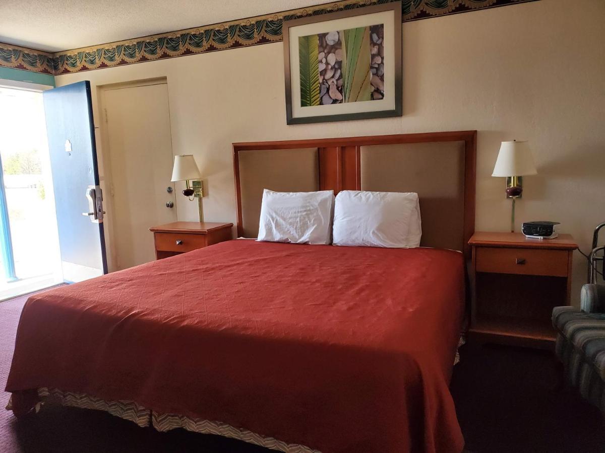 Americas Best Value Inn Wildersville Exteriér fotografie