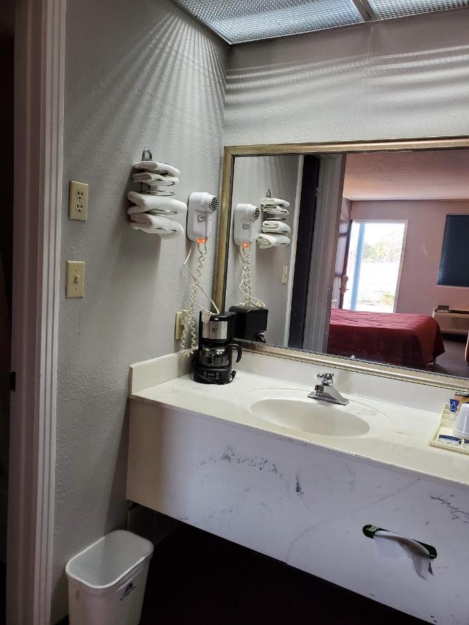 Americas Best Value Inn Wildersville Exteriér fotografie