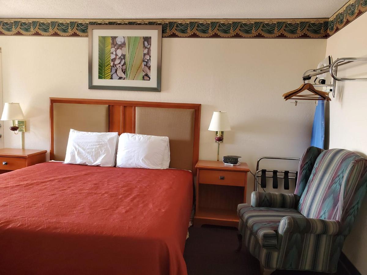 Americas Best Value Inn Wildersville Exteriér fotografie